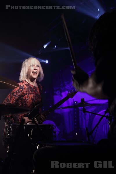 THE JOY FORMIDABLE - 2011-10-24 - PARIS - Nouveau Casino - Rhiannon Bryan